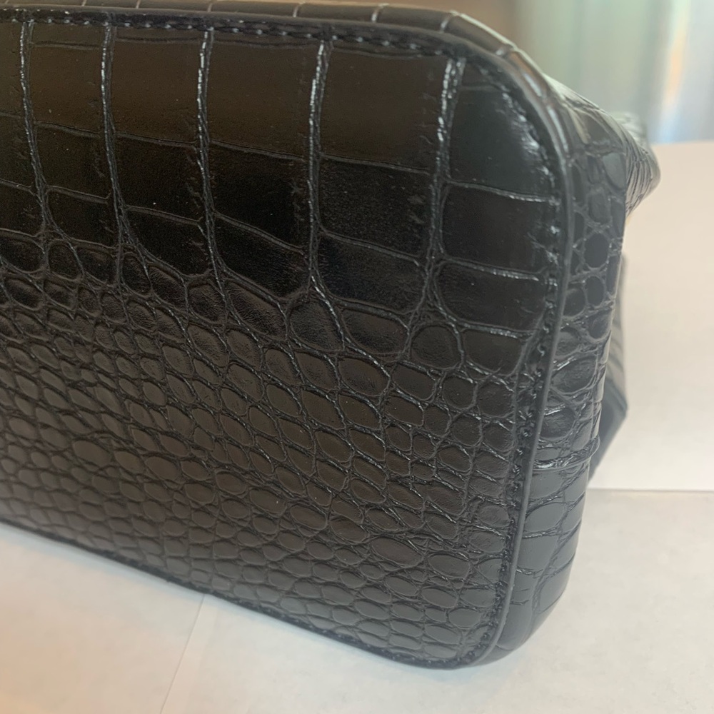 💫HP‼️💫 NWT Revolve AOTA “Elena” Vegan Leather Bucket Bag in Black - Picture 9 of 9